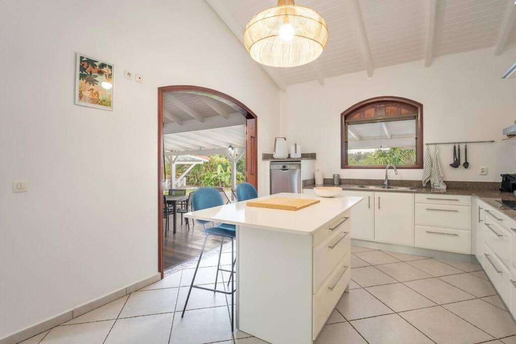 Spacieuse Villa Corossol Avec Piscine Et Jeux Exterieurs Le Gosier  Zewnętrze zdjęcie